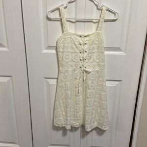 Cream colored summer dress never worn size small still has tags on it!!